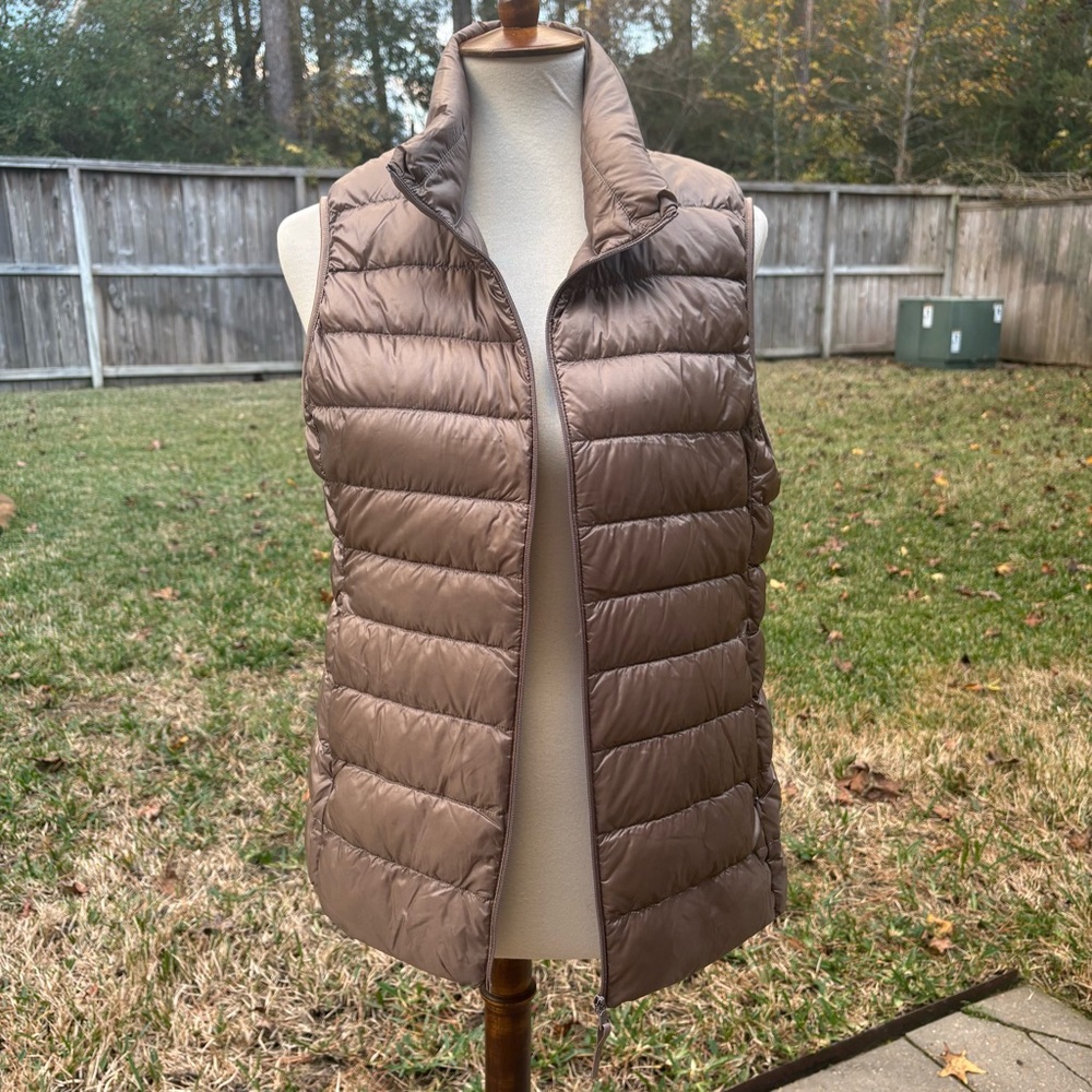 Uniqlo Women's Taupe Puffer Vest